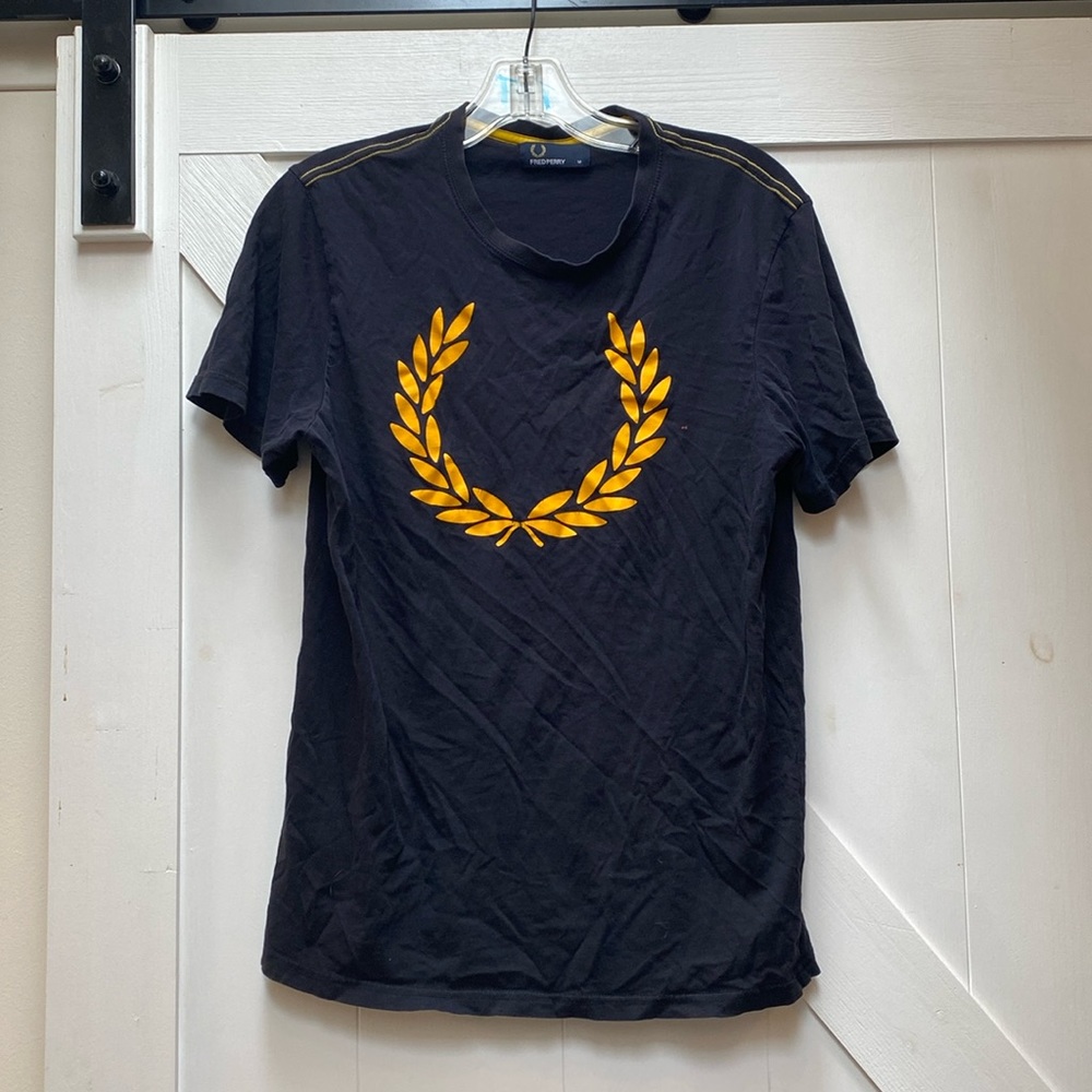 Fred Perry t-shirt. Size medium.